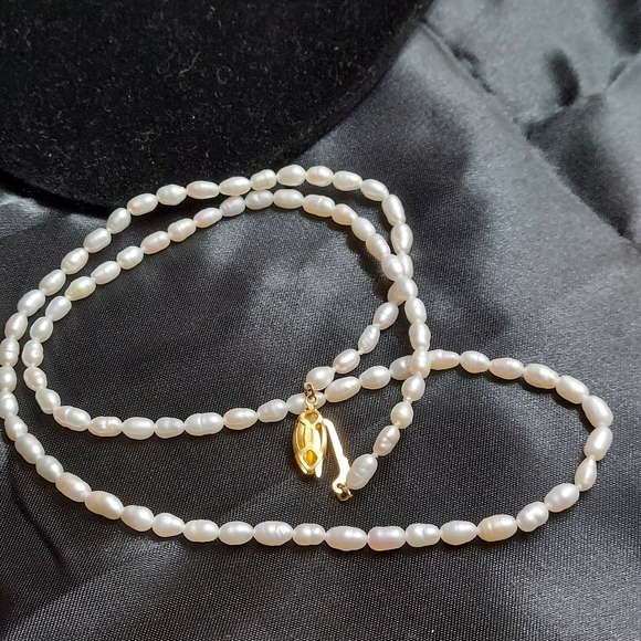 Vintage Seed Pearl necklace 12" w/ Silver Clasp. - Picture 3 of 9